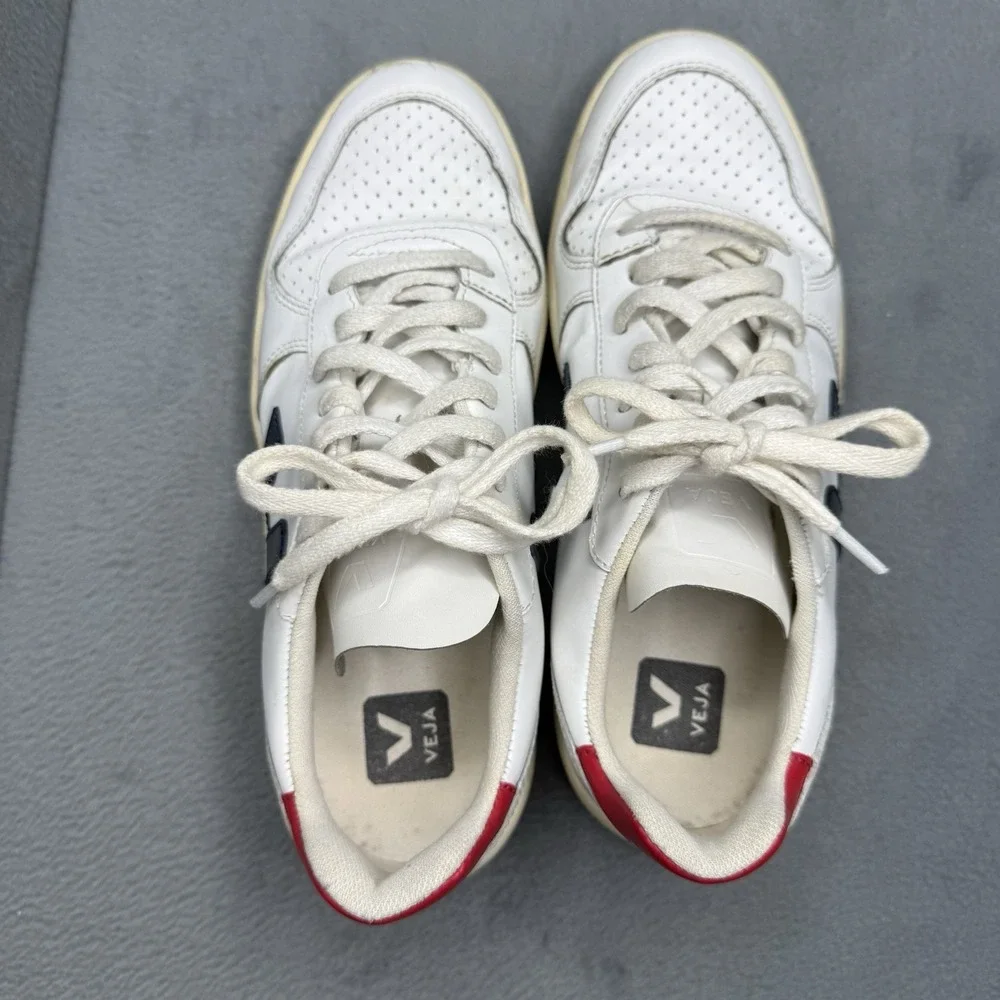 VEJA V-10 Women's Size 8 EU 39 White Leather Navy Red Low Top Sneakers